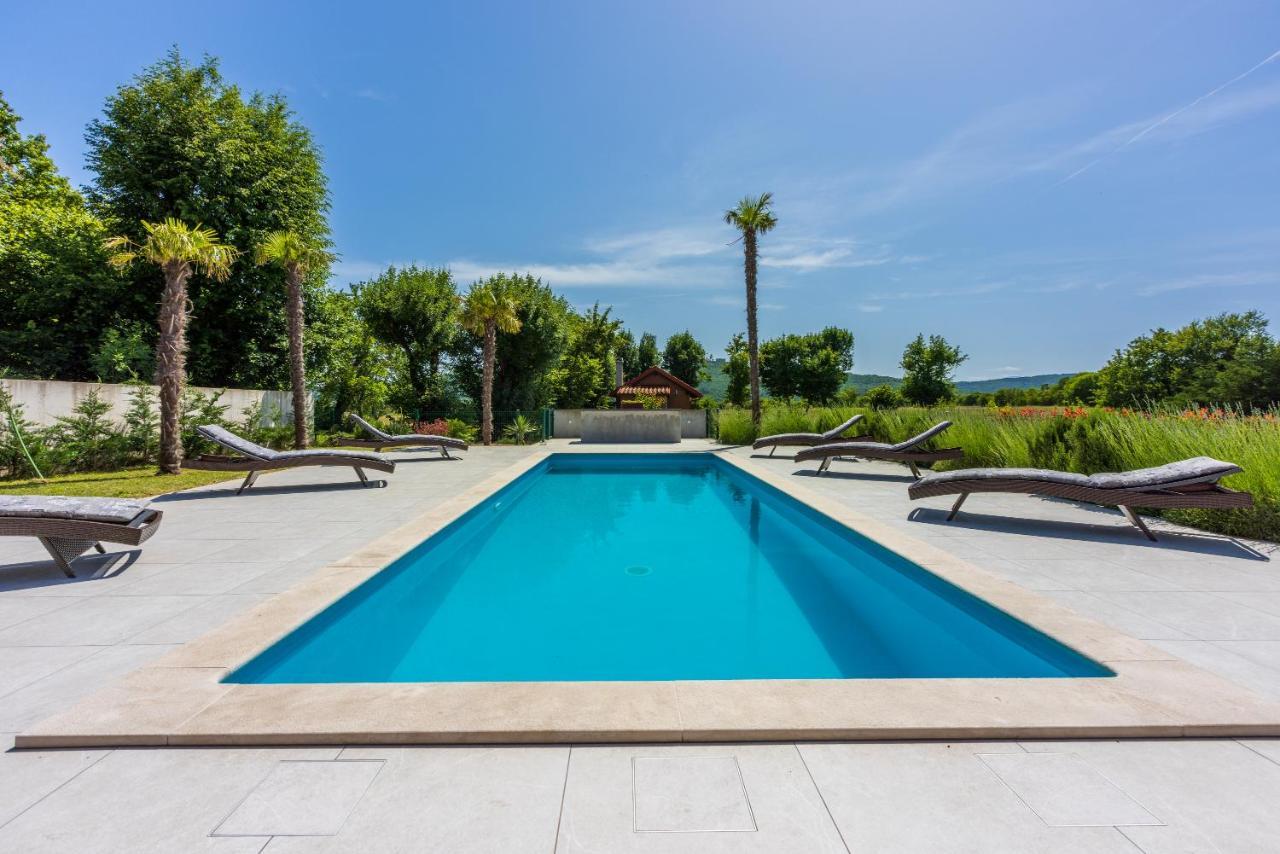 Villa Palma With Heated Private Pool Podhum Extérieur photo
