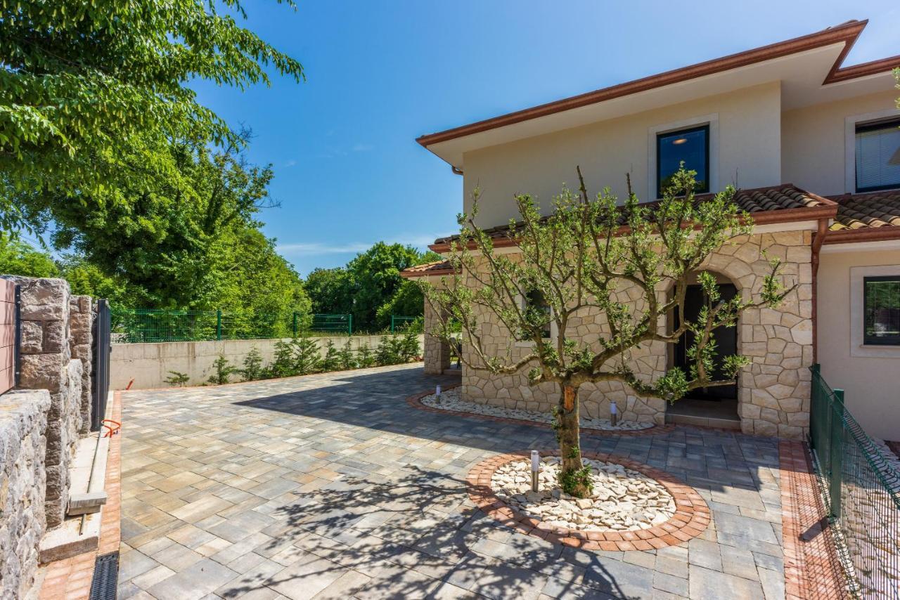 Villa Palma With Heated Private Pool Podhum Extérieur photo