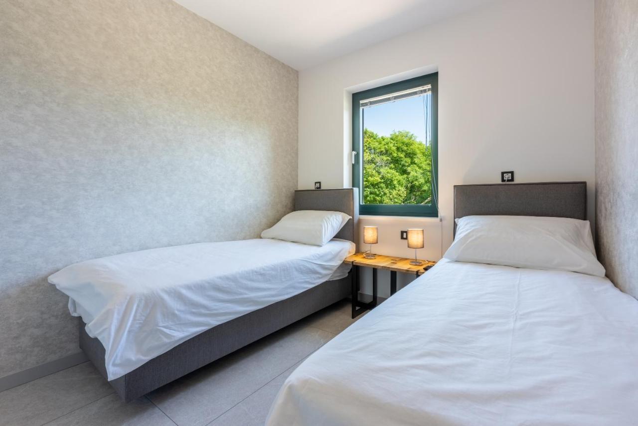 Villa Palma With Heated Private Pool Podhum Extérieur photo